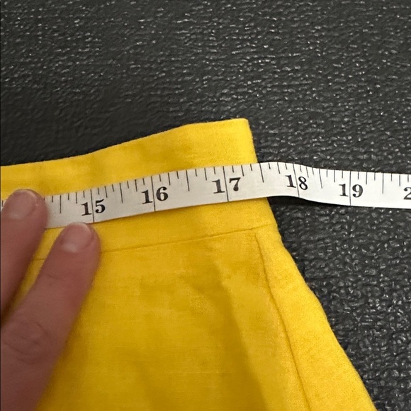 New with tags! Ann Taylor Vibrant Yellow A-Line Skirt size 12 - Picture 4 of 6